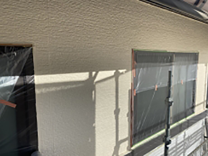 2階壁の中塗りが完成しました。