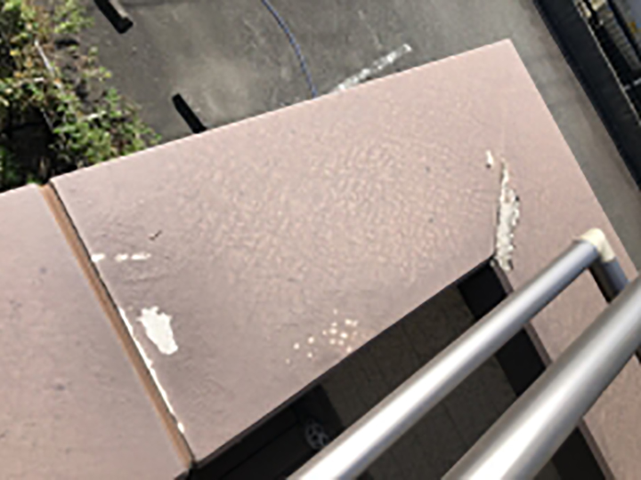 施工前は樹脂サイディングですので、部材自体が脆弱になりやすいです。