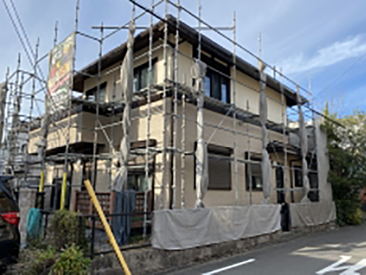 足場解体前に完了立会いを行います。