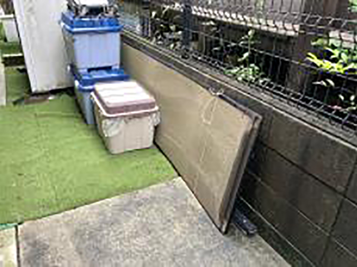 取外したポリカは現地に静置保管しました。