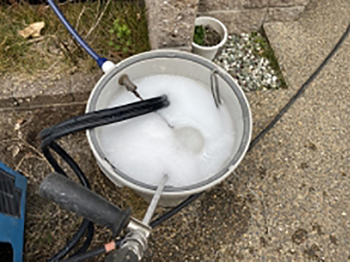 バイオ液を撹拌します。