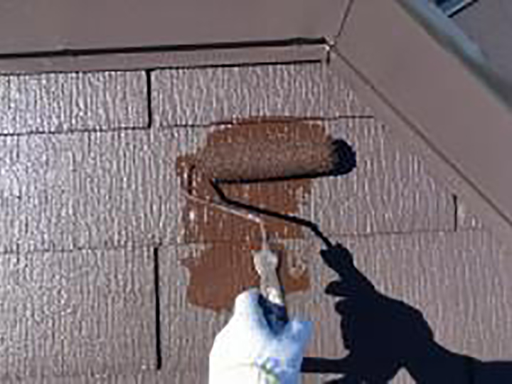 中塗りを行います。