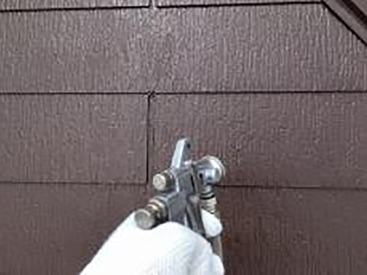 上塗りを行います。