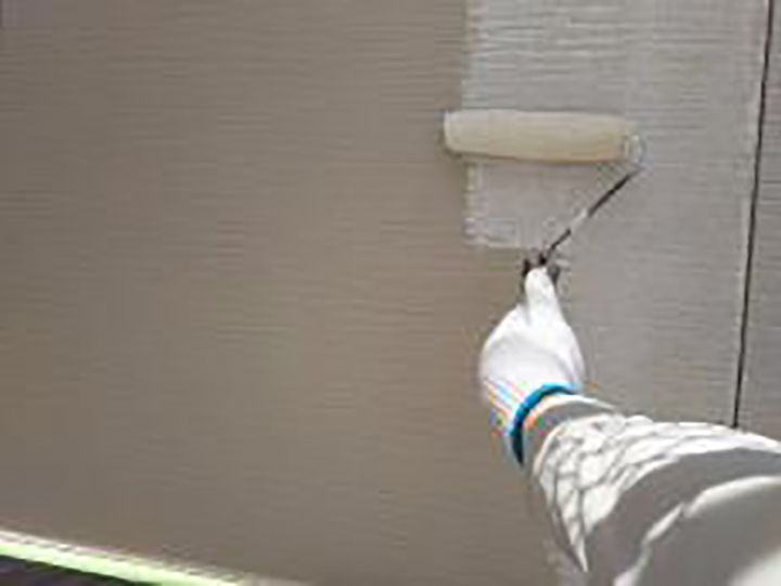 下塗りを行います。