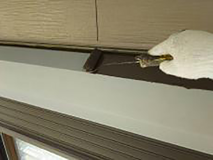 シャッターBOX仕上げ1回目です。