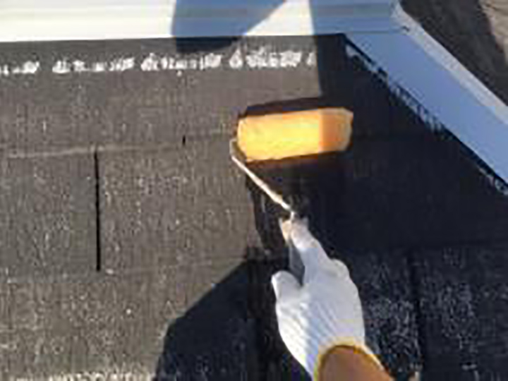 下塗りを行います。