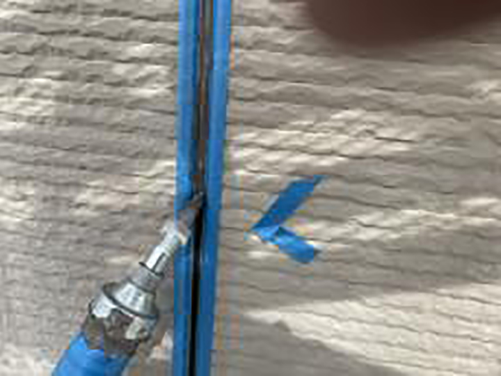 新しいコーキングを充填します。