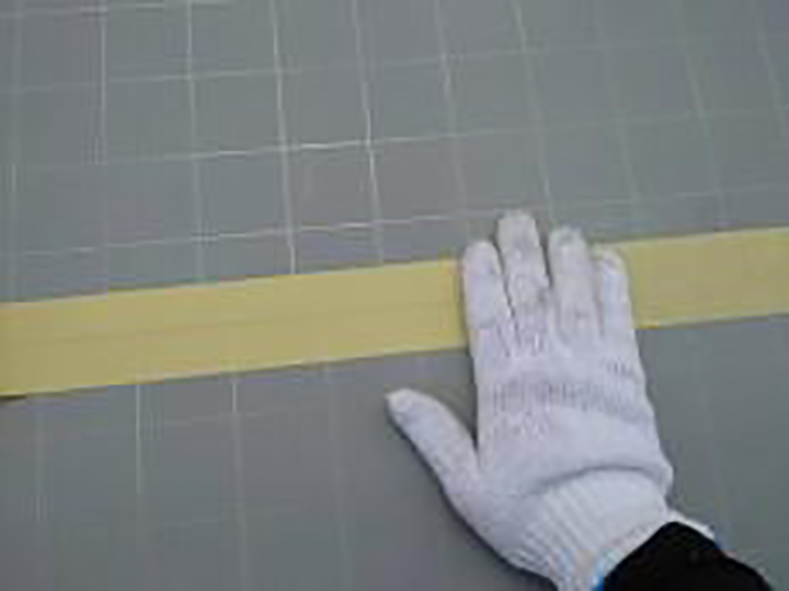 ジョイントテープを設置します。