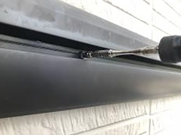 帯浮きをビス押さえしました。