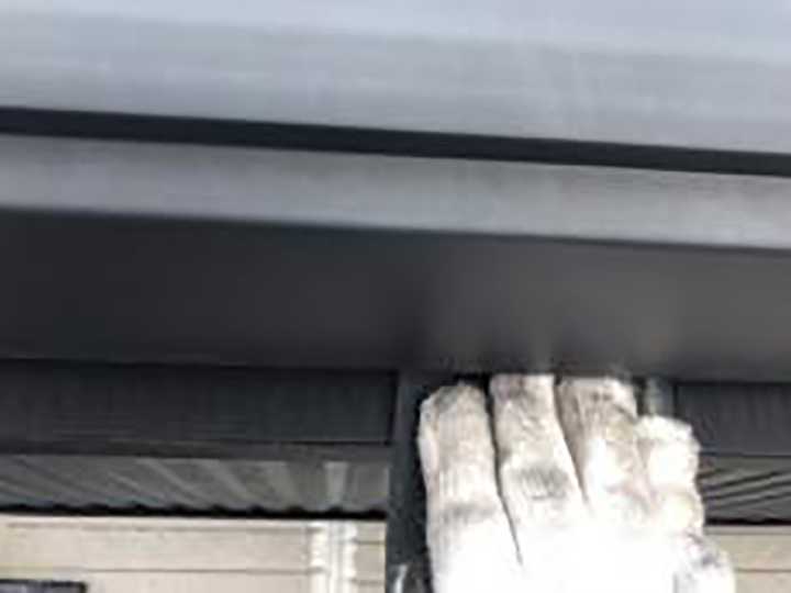 鼻隠しの素地を調整します。