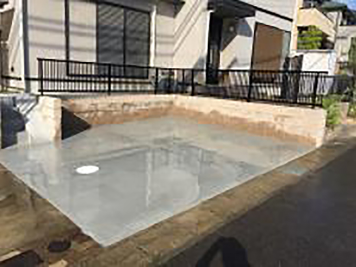 土間コンクリートの打設を行います。