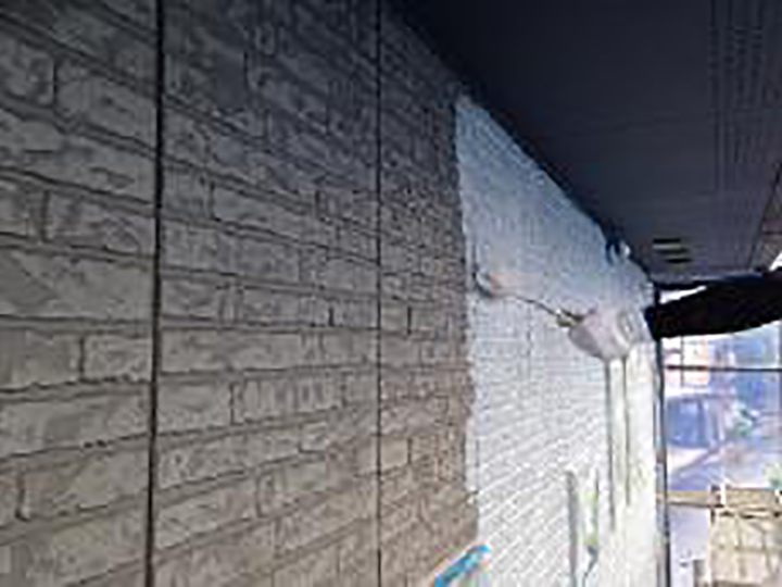 下塗りを行います。