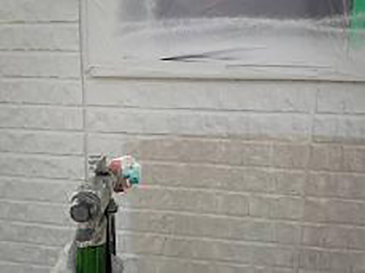 開口部を新しいコーキングに打ち替えました。