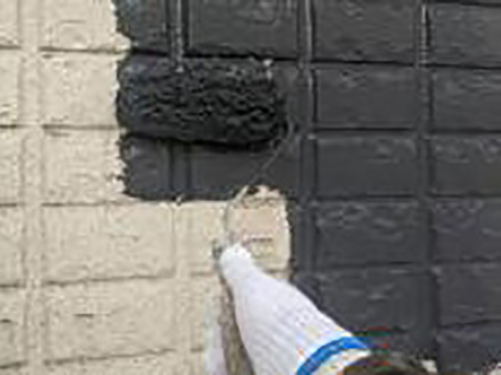 下塗りを行います。