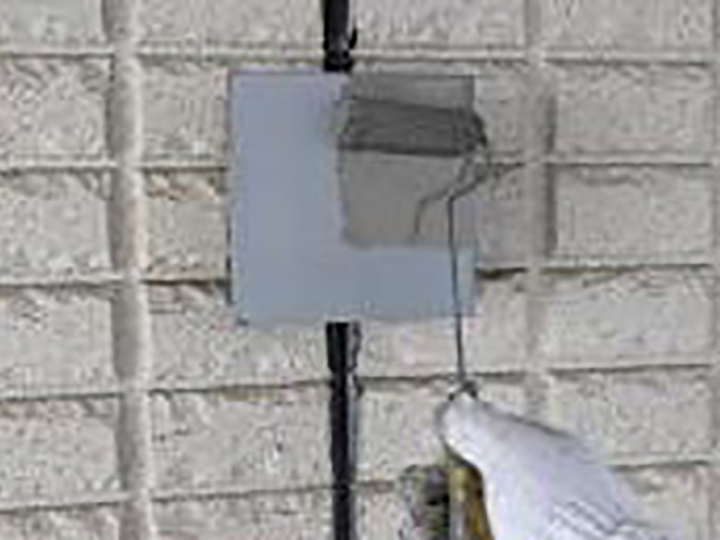 通気口仕上げ1回目を行います。