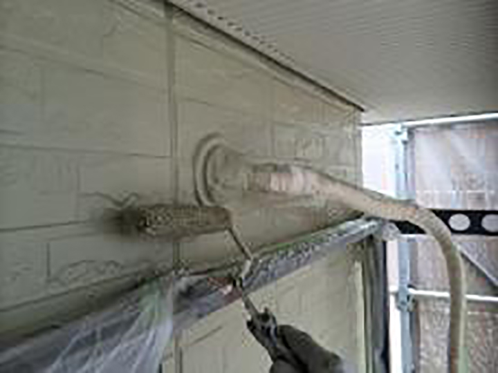 上塗りを行います。