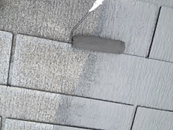 下塗りを行います。