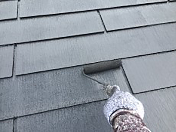 中塗りを行います。