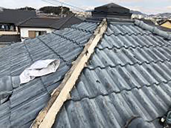 のし瓦を取外します。