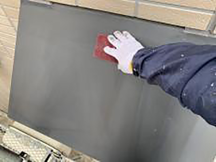 霧除けの素地を調整します。