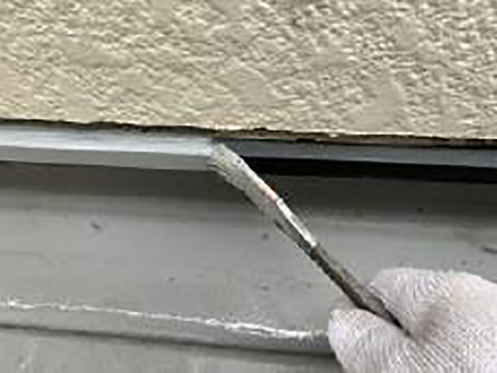 水切りにサビ止めを塗布します。