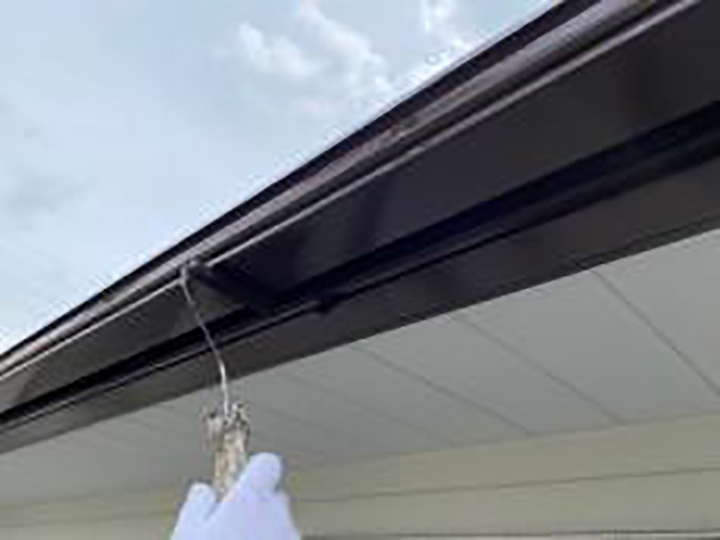 雨樋仕上げ2回目を行います。