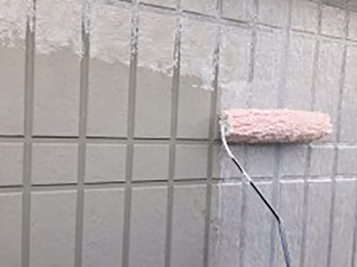 下塗りを行います。