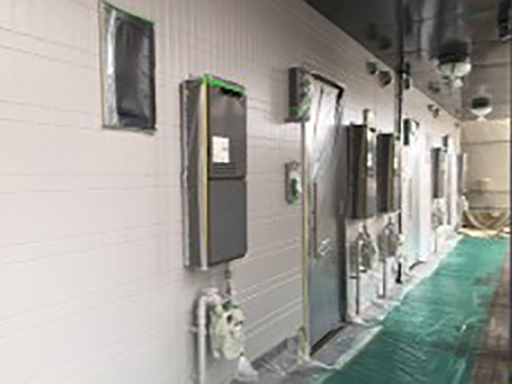 1階の中塗りが完成しました。