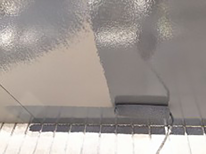 鋼製上裏部仕上げ1回目を行います。