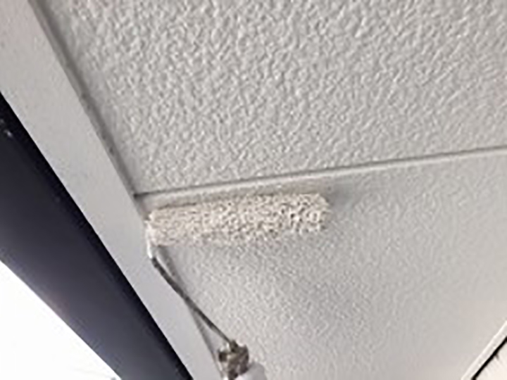 ケイカル板上裏部仕上げ2回目を行います。