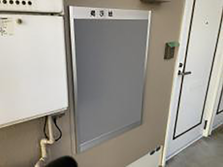 合わせて掲示板取替えも承りました。