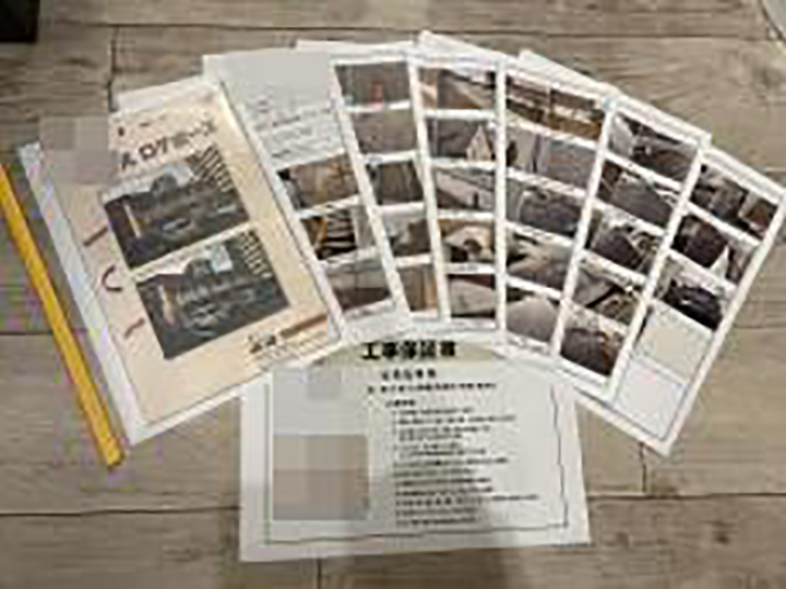 塗替えログポースを贈呈しました。<br />
工事の履歴をしっかり残し、資産価値の向上へ！